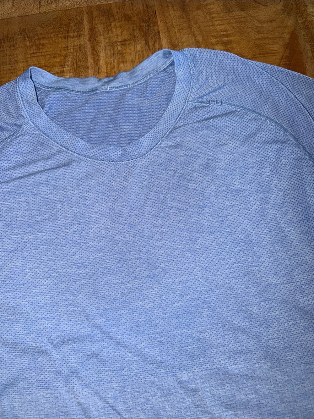 lululemon athletica Light Blue Men’s Short-Sleeve Crew - Picture 2 of 4